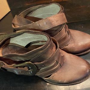 Freebird by Steven “Lucky” size 8